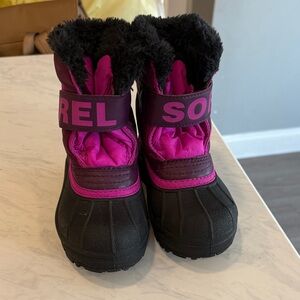Sorel Youth Fuchsia and Black Snow Boots